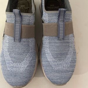 Earth Women's Blue and Gray Slip-On Sneakers